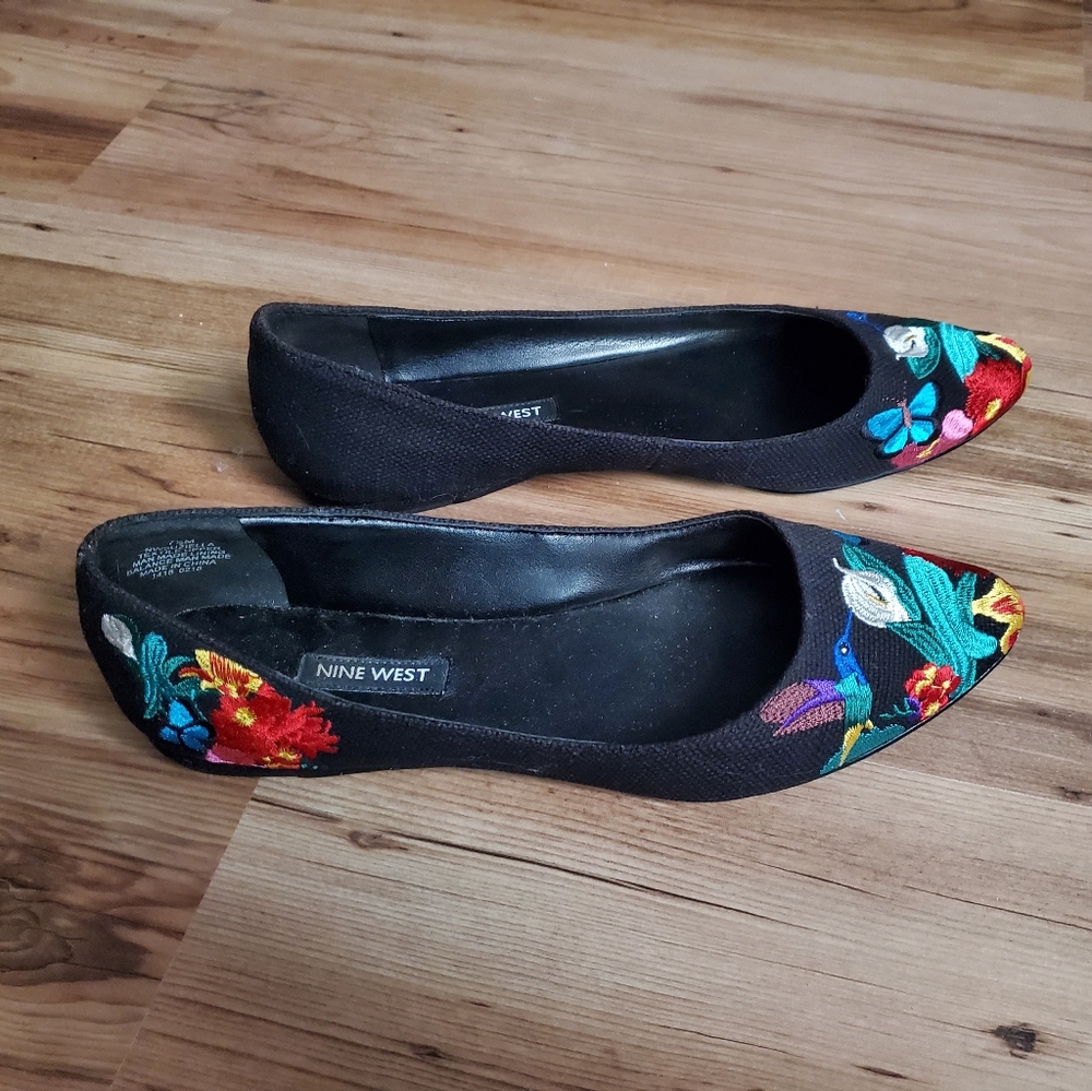 Nine west Suziela embroidery pointed toe flats